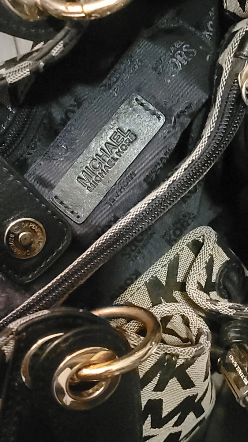 Michael Kors MK Signature Tote Bag - photo 5