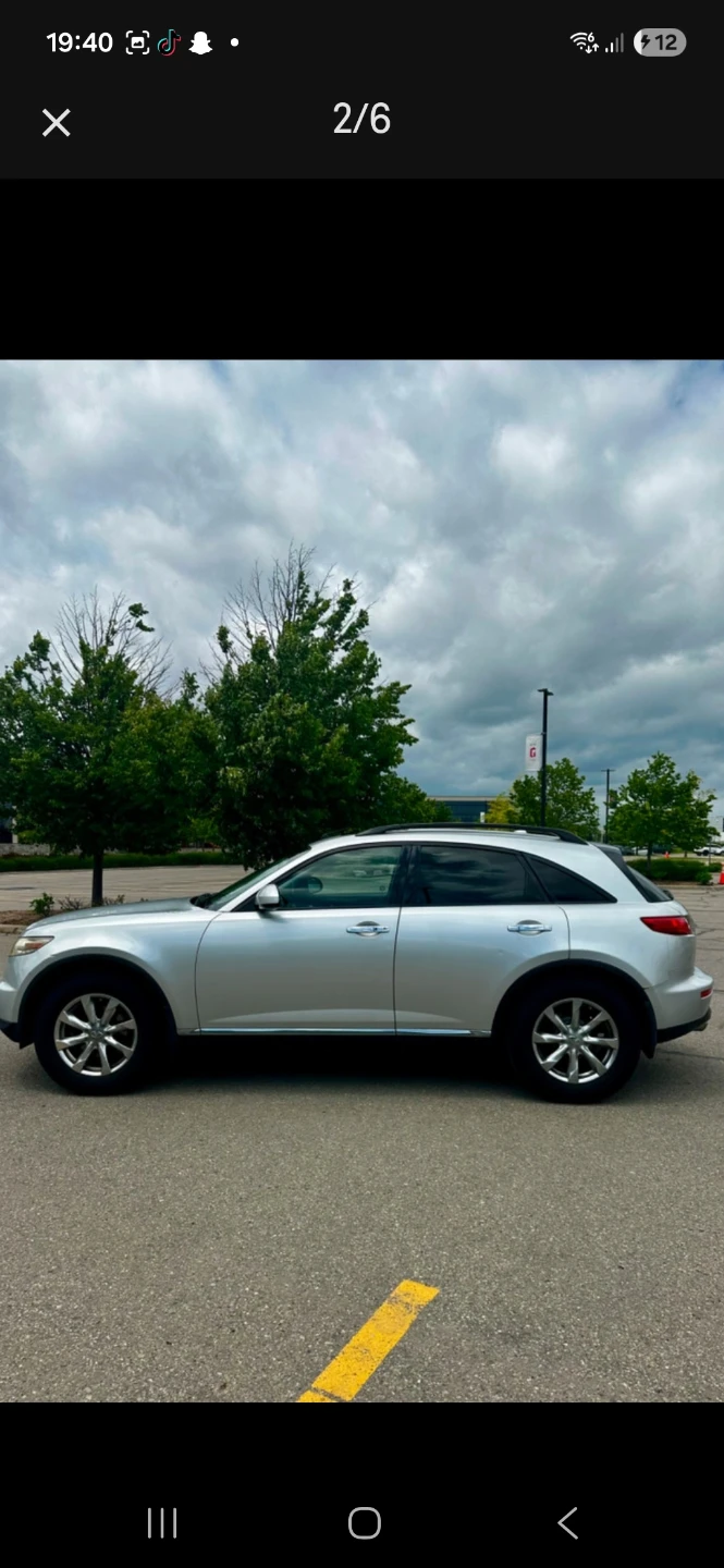 Infiniti FX35 SUV