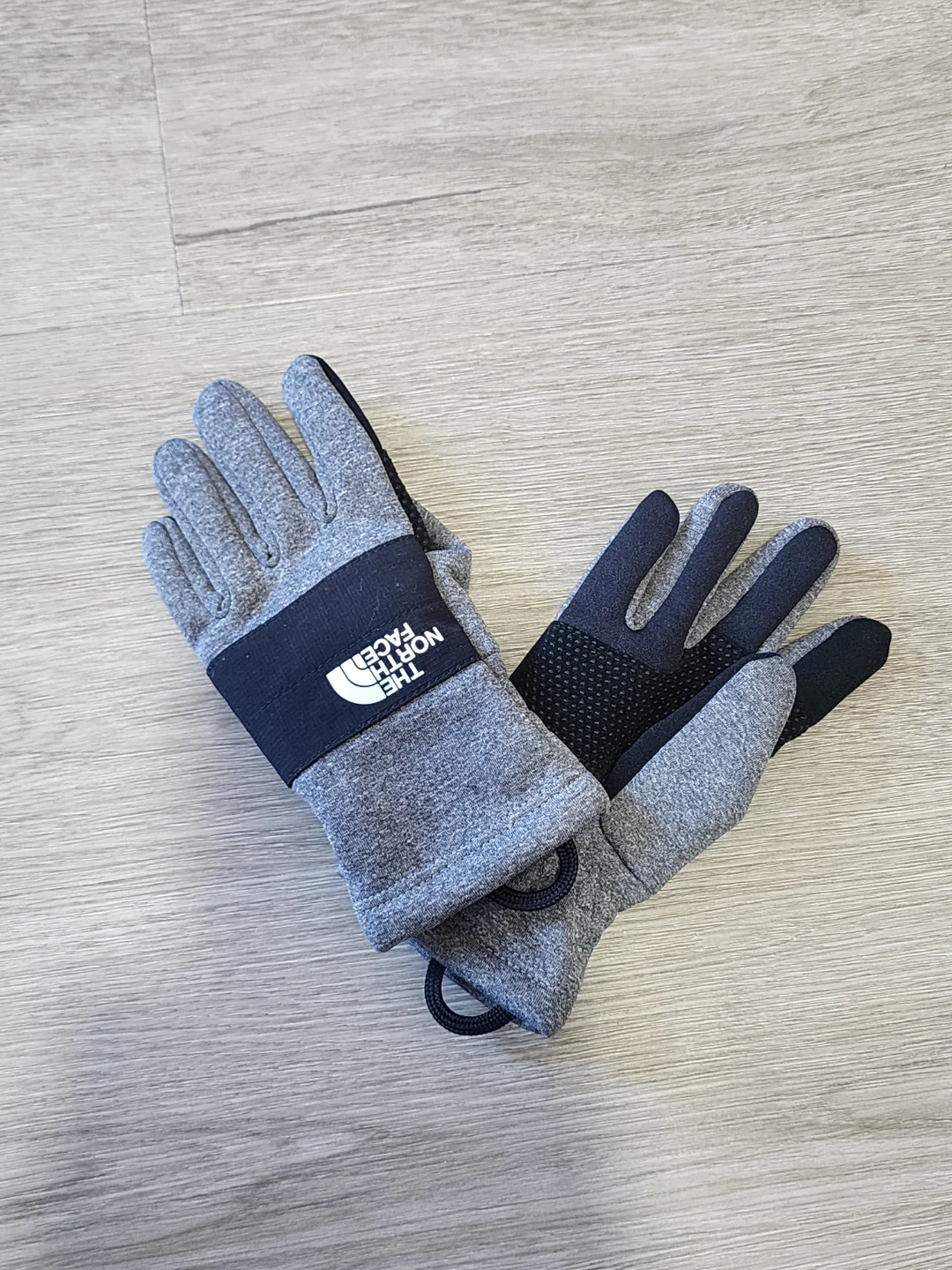 The North Face Kids Gloves (NEW)