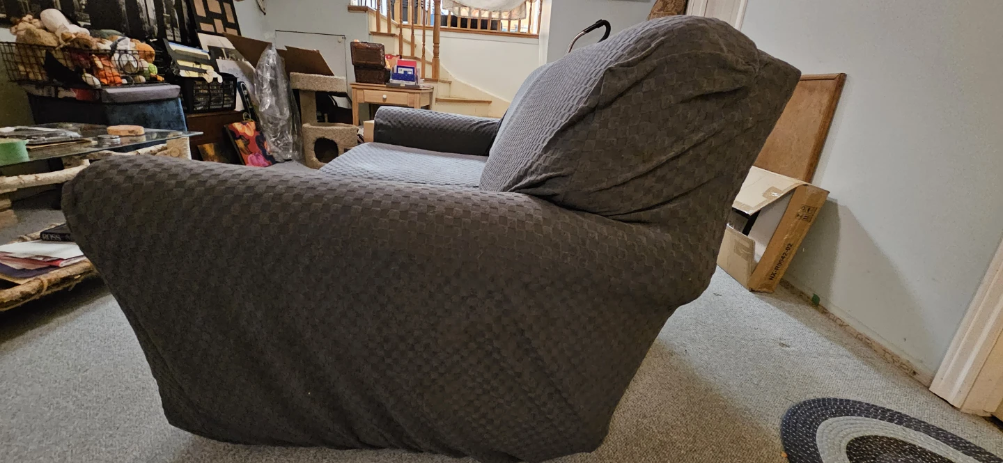 $60 last chance!!! Loveseat - photo 4