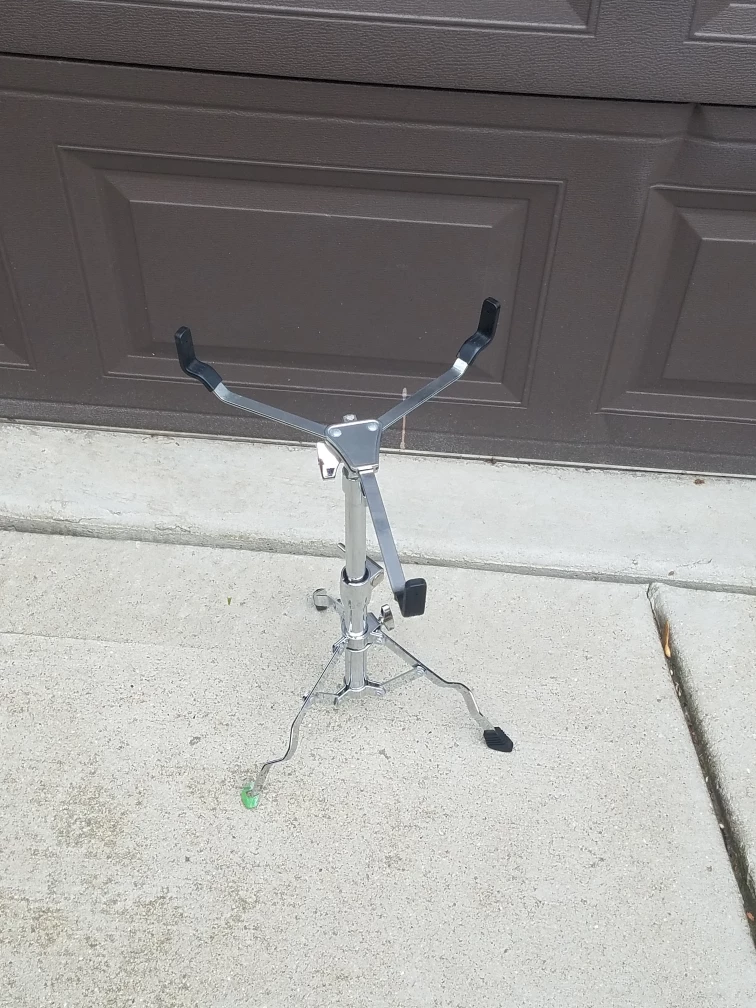 Adjustable Drum Stand