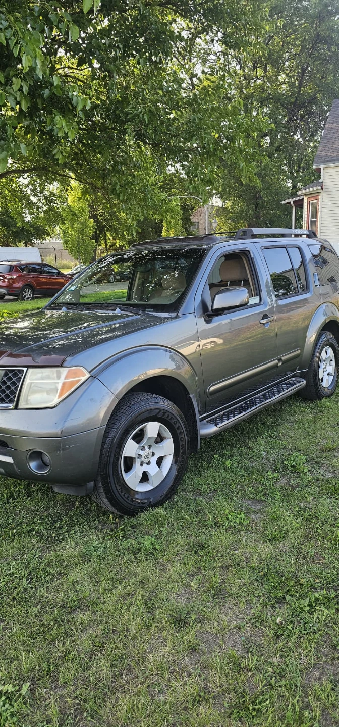 Nissan Pathfinder SUV 2006