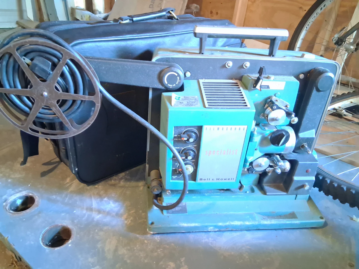 Bell & Howell Filmosound Specialist 16mm Film Projector - photo 3