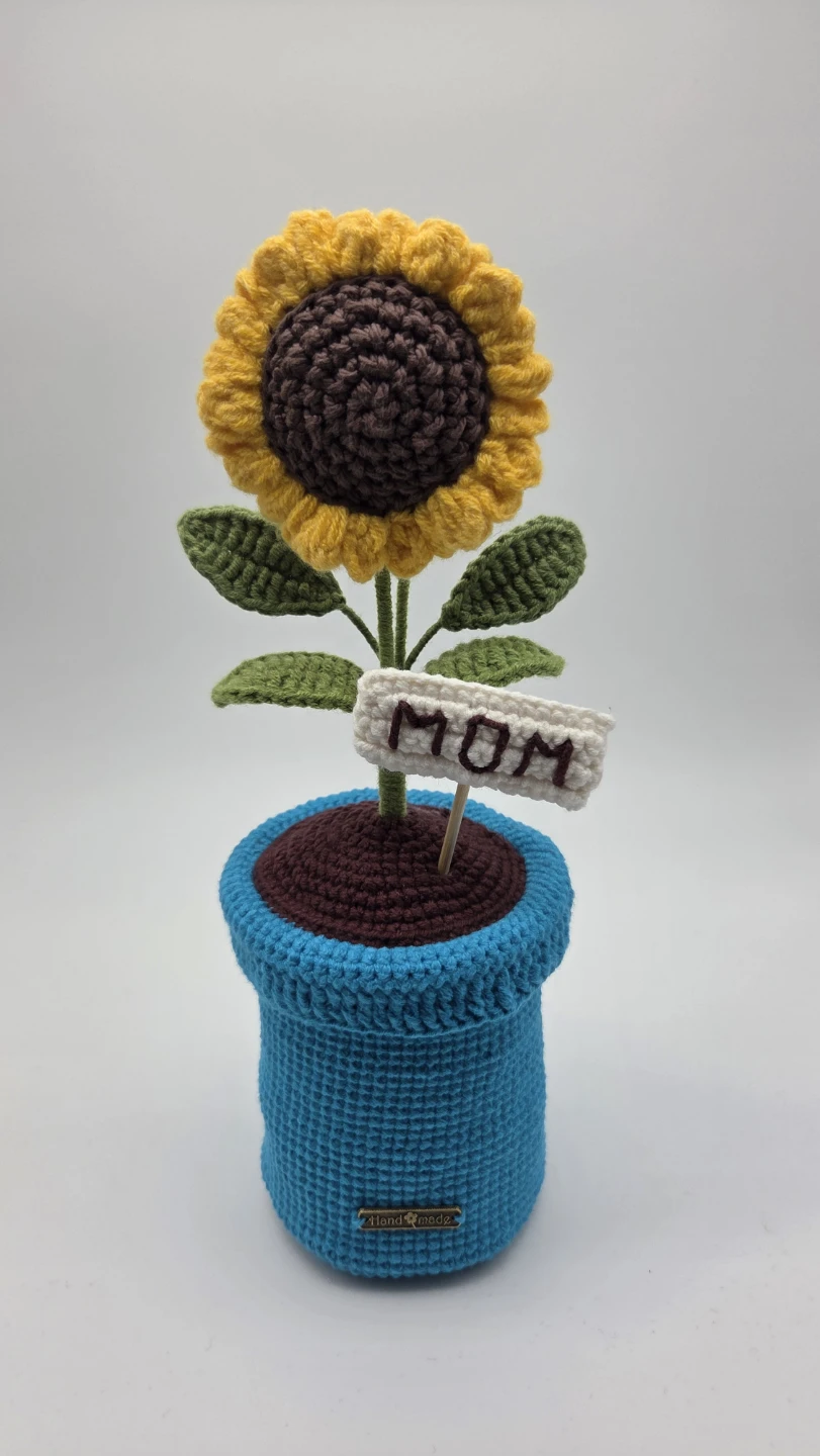 Crocheted Sunflower Pot with "Mom" Sign