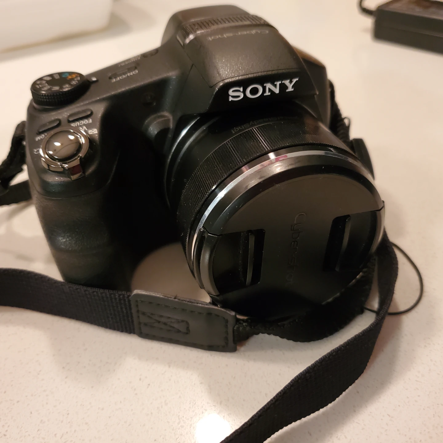 Sony Cyber-shot DSC-HX200V Digital Camera - photo 2