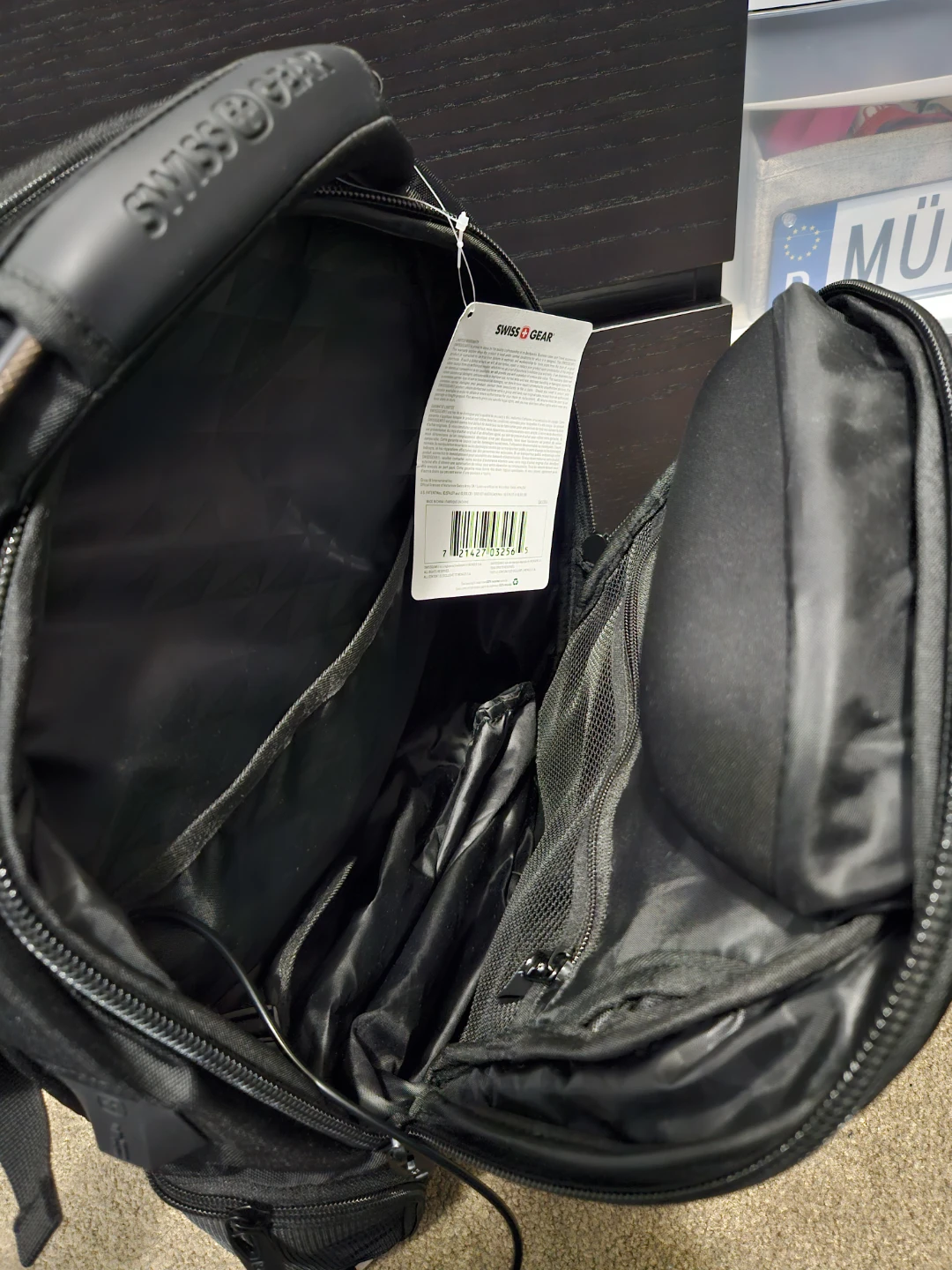 Swiss Gear Black Backpack - photo 2