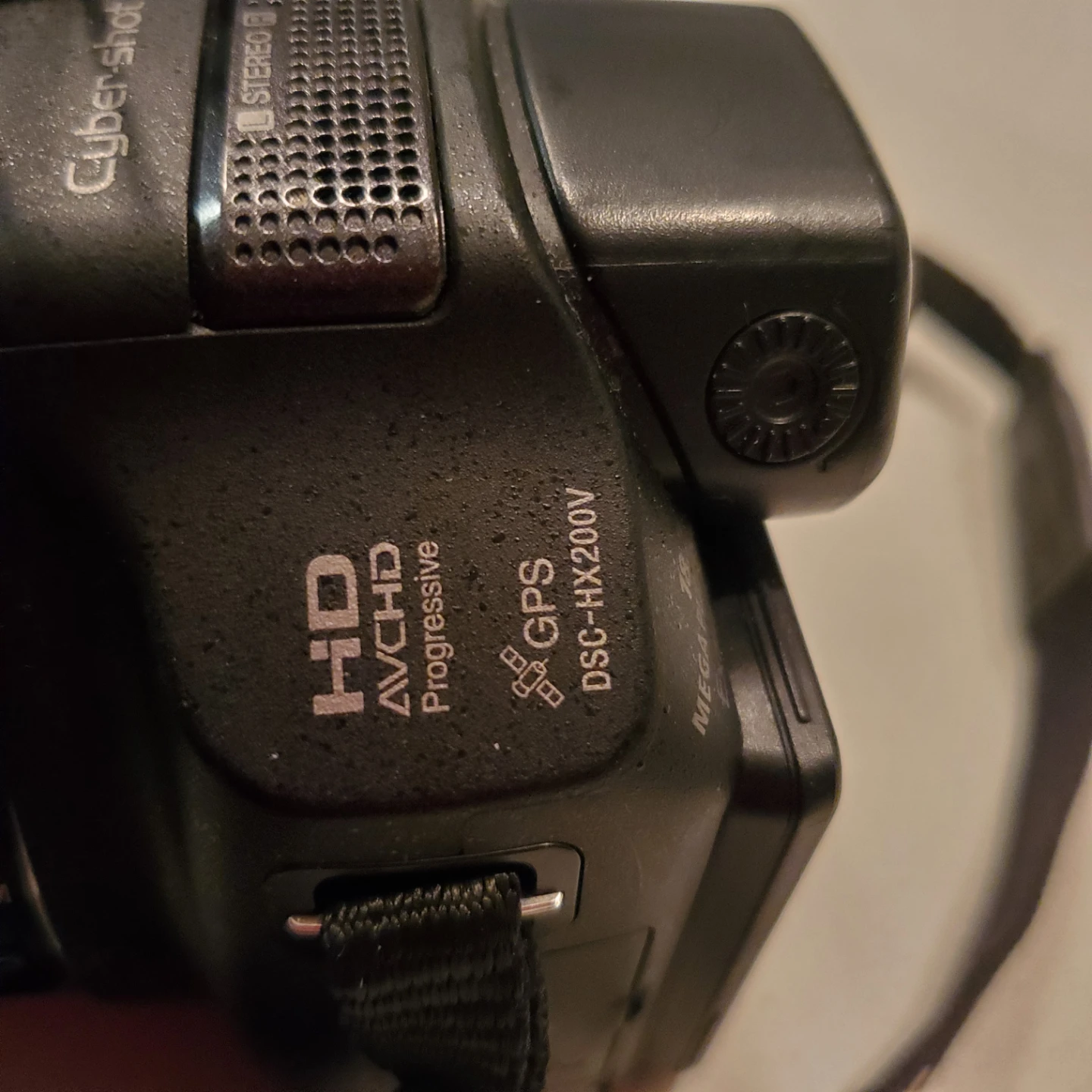 Sony Cyber-shot DSC-HX200V Digital Camera - photo 3