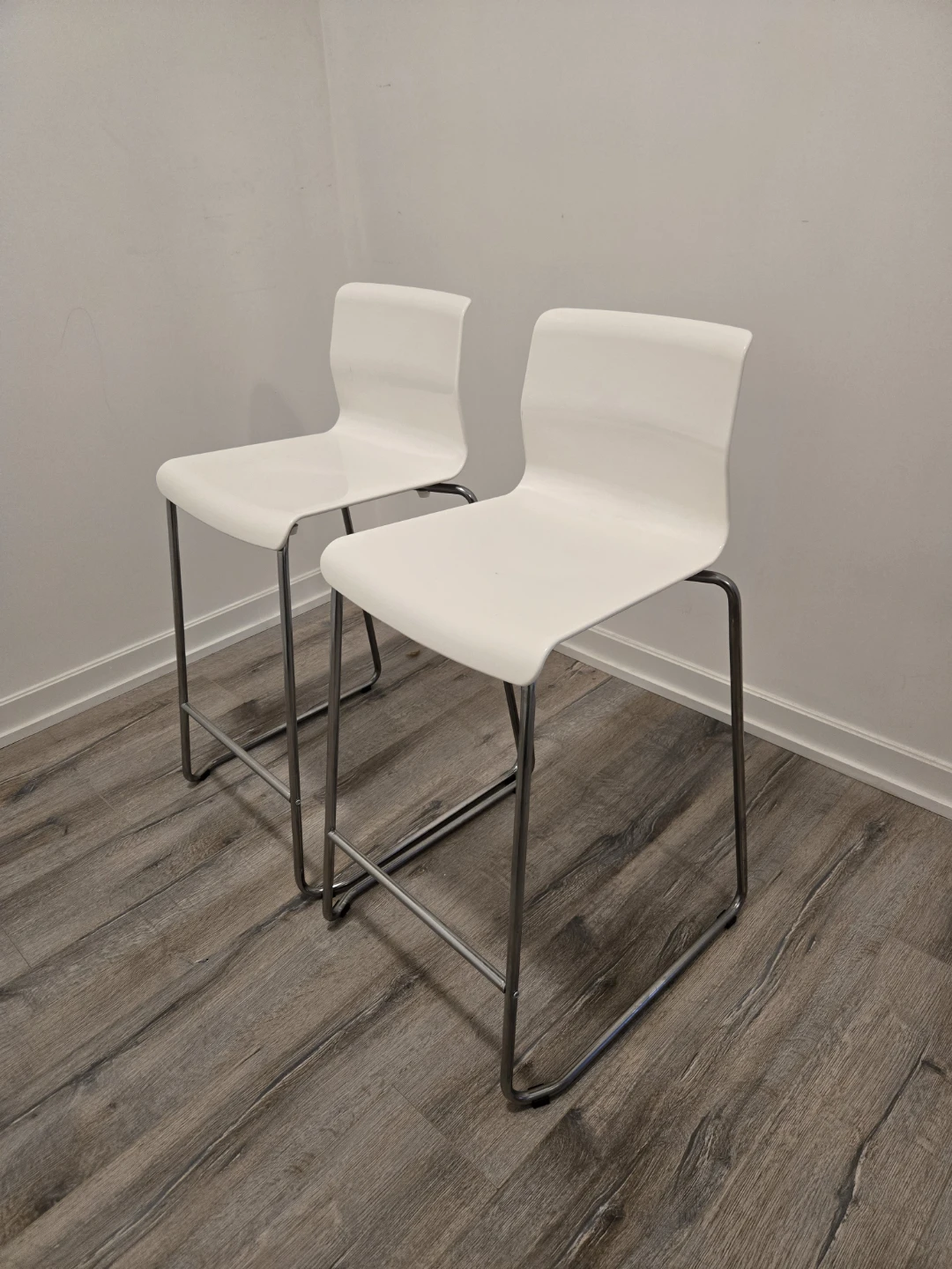 Set of 2 White Bar Stools - photo 2