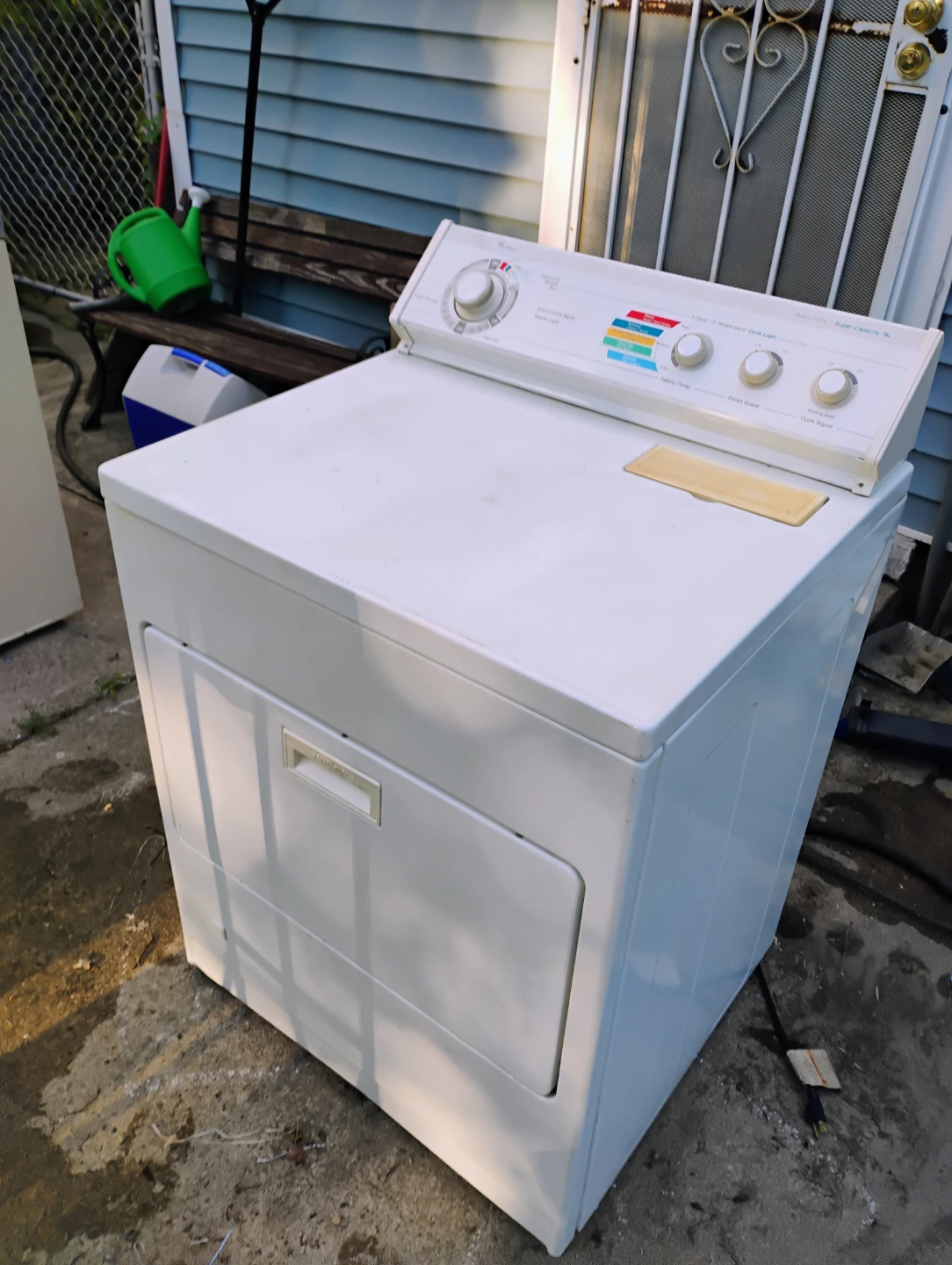 Whirlpool  Super Capacity 16 pnds gas Dryer. SE Habla Espanol