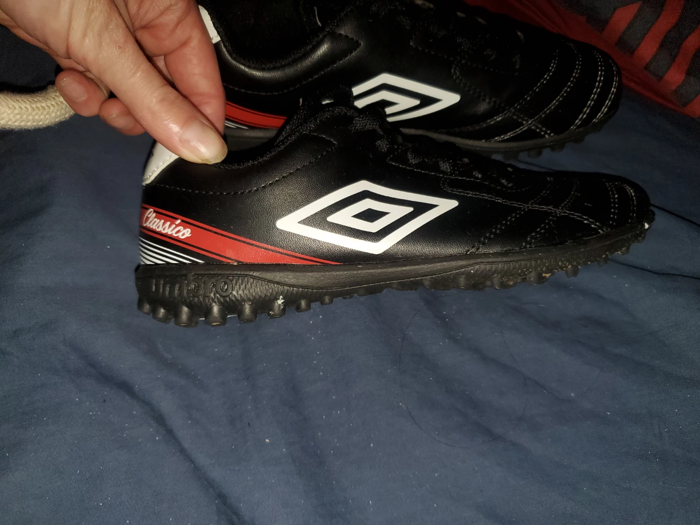 Umbro Classico TF Jr Soccer Cleats Black/White Size 3.5