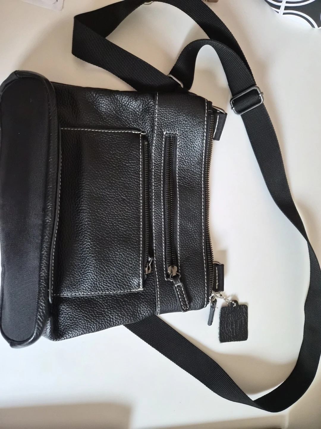 🥰 ROOTS BLACK BAG