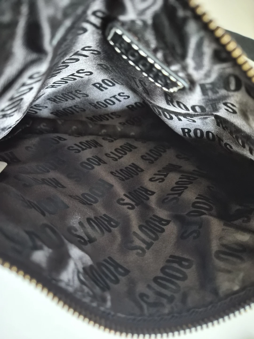 🥰 ROOTS BLACK BAG - photo 3
