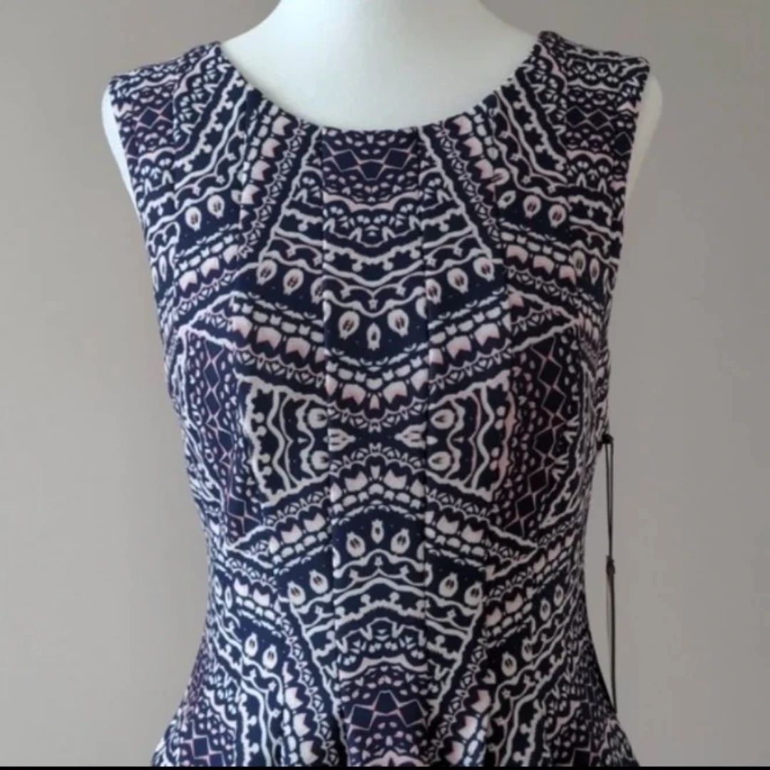 NWT Size 6 Vince Camuto Dress - photo 3