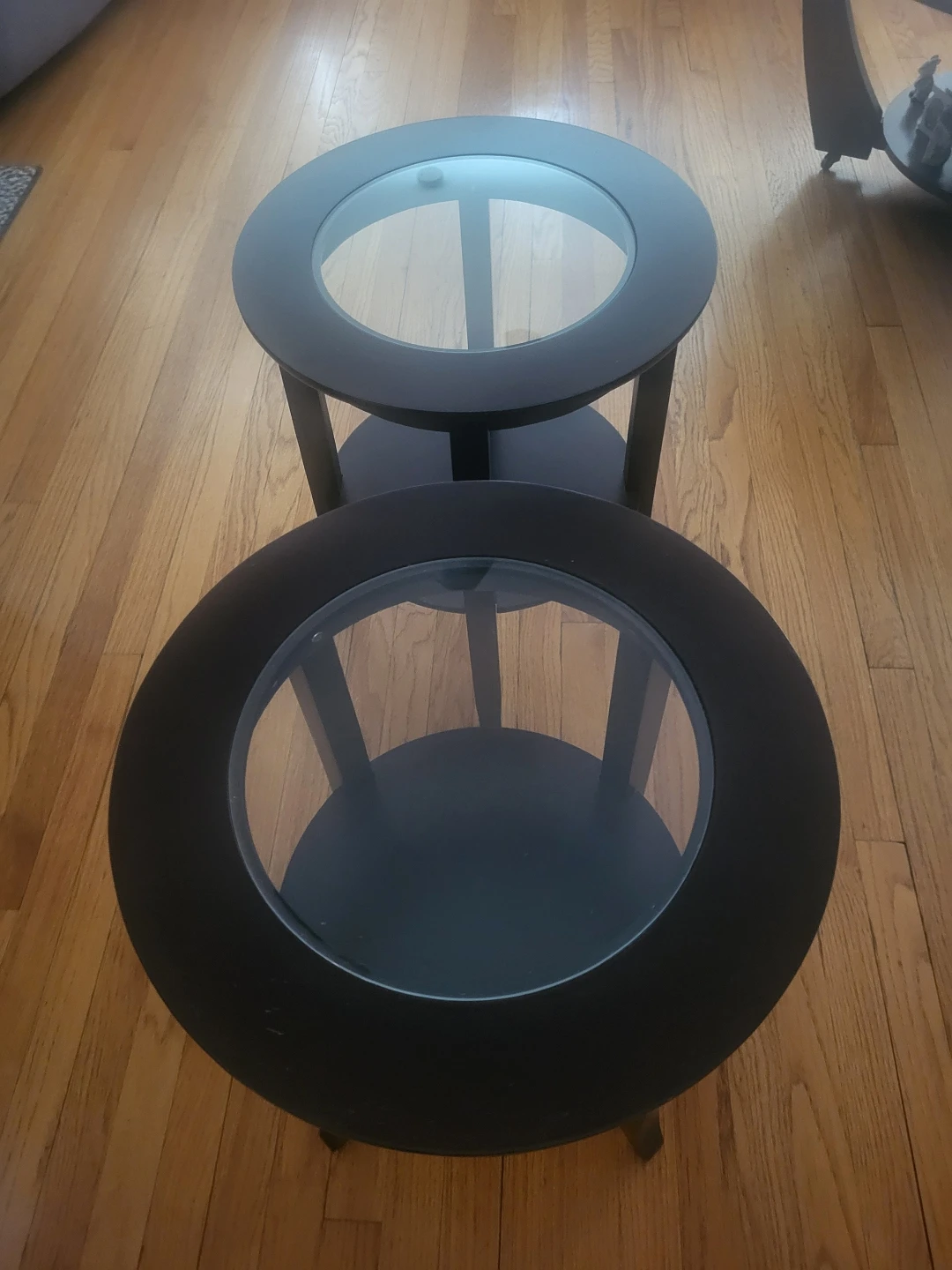 Set of 2 Round Side Tables with Glass Tops - photo 2