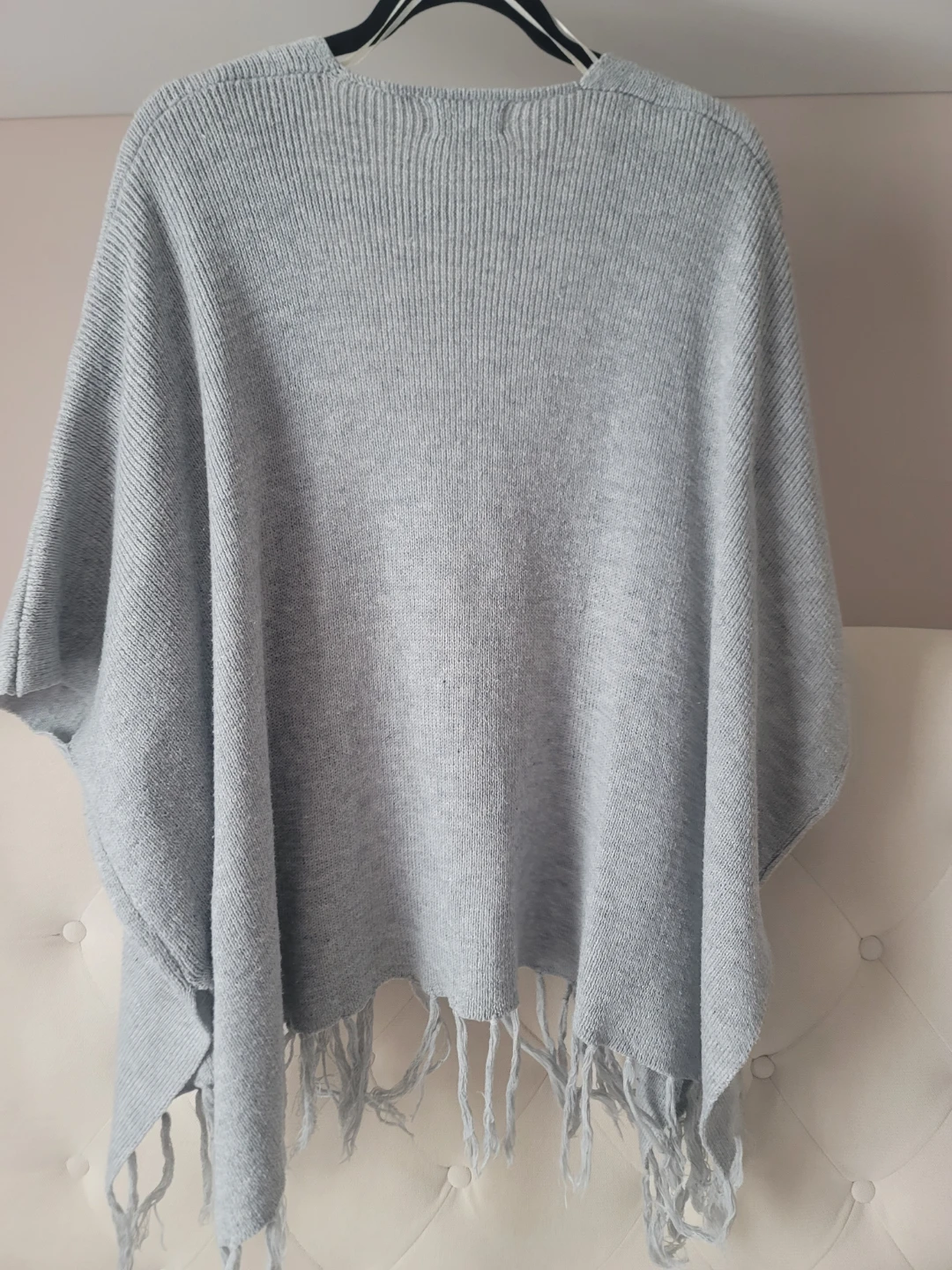 Gray Shawl size Medium by Dreamers, fringe - photo 5