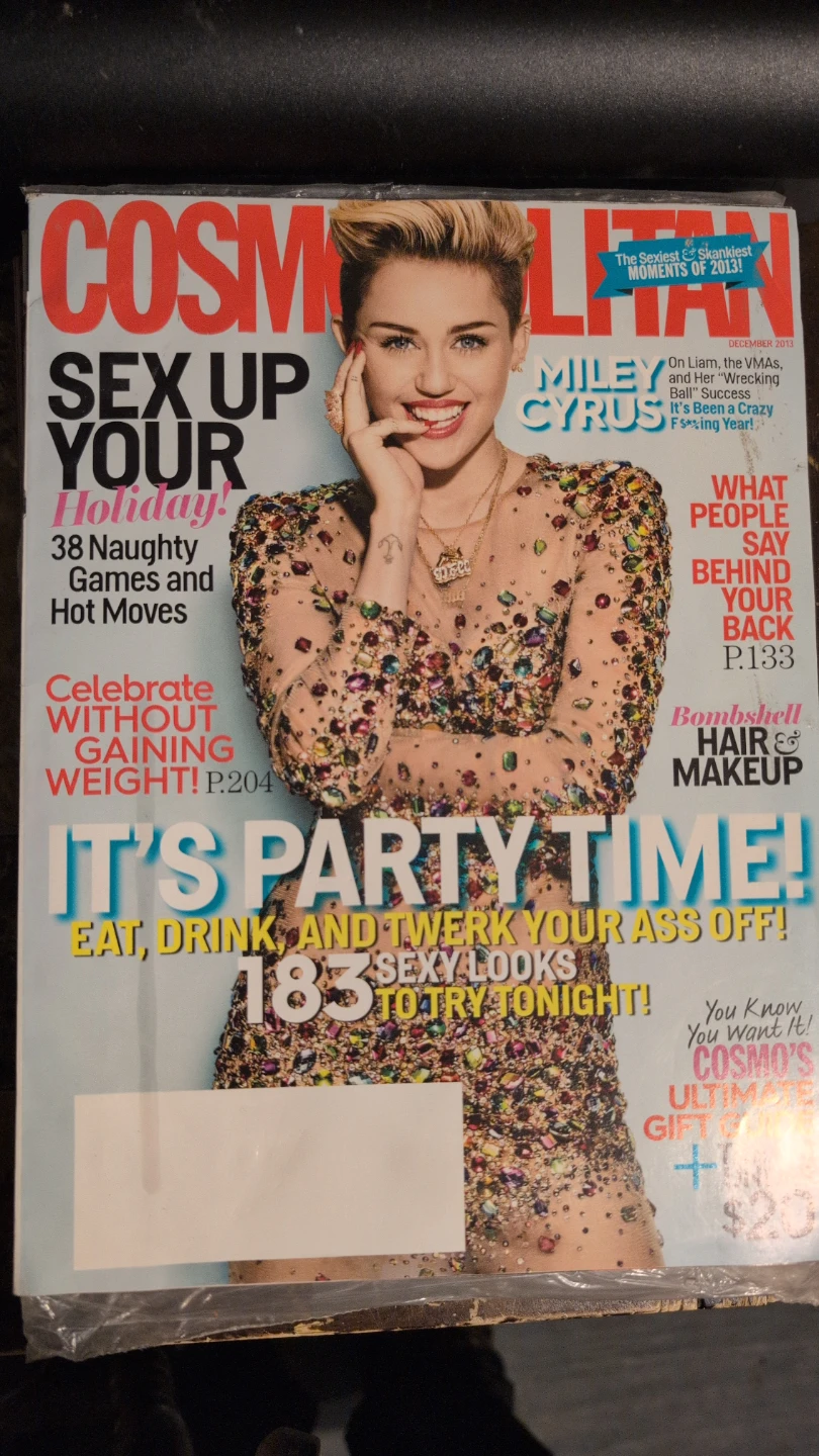 Cosmopolitan Magazine December 2013 Miley Cyrus Cover