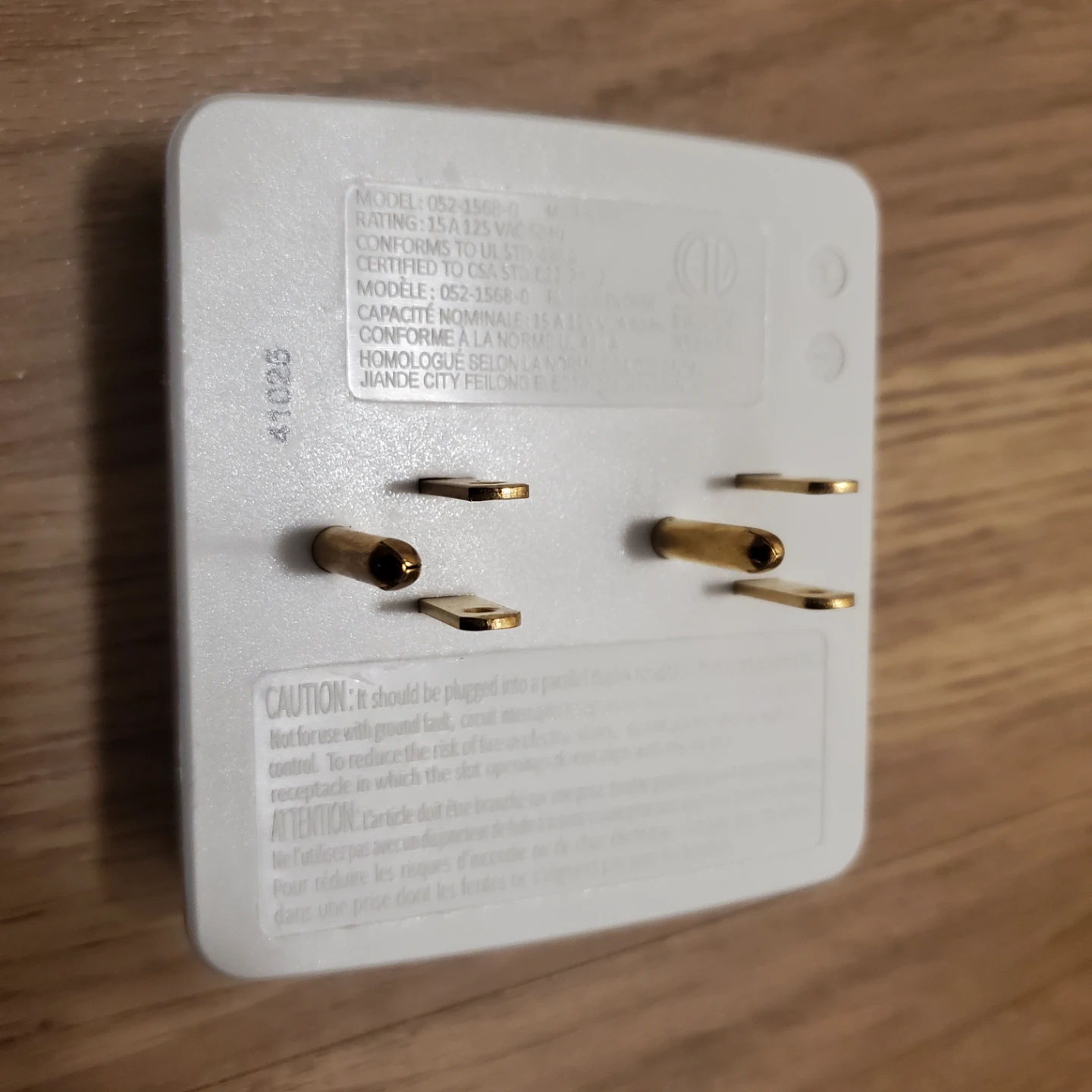 6-Outlet Wall Tap Power Adapter - photo 3
