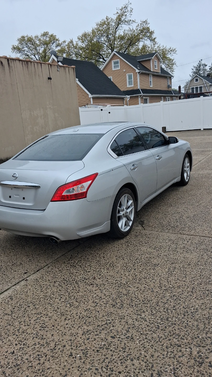 2011 Nissan Maxima 3.5 SV Sedan - photo 2