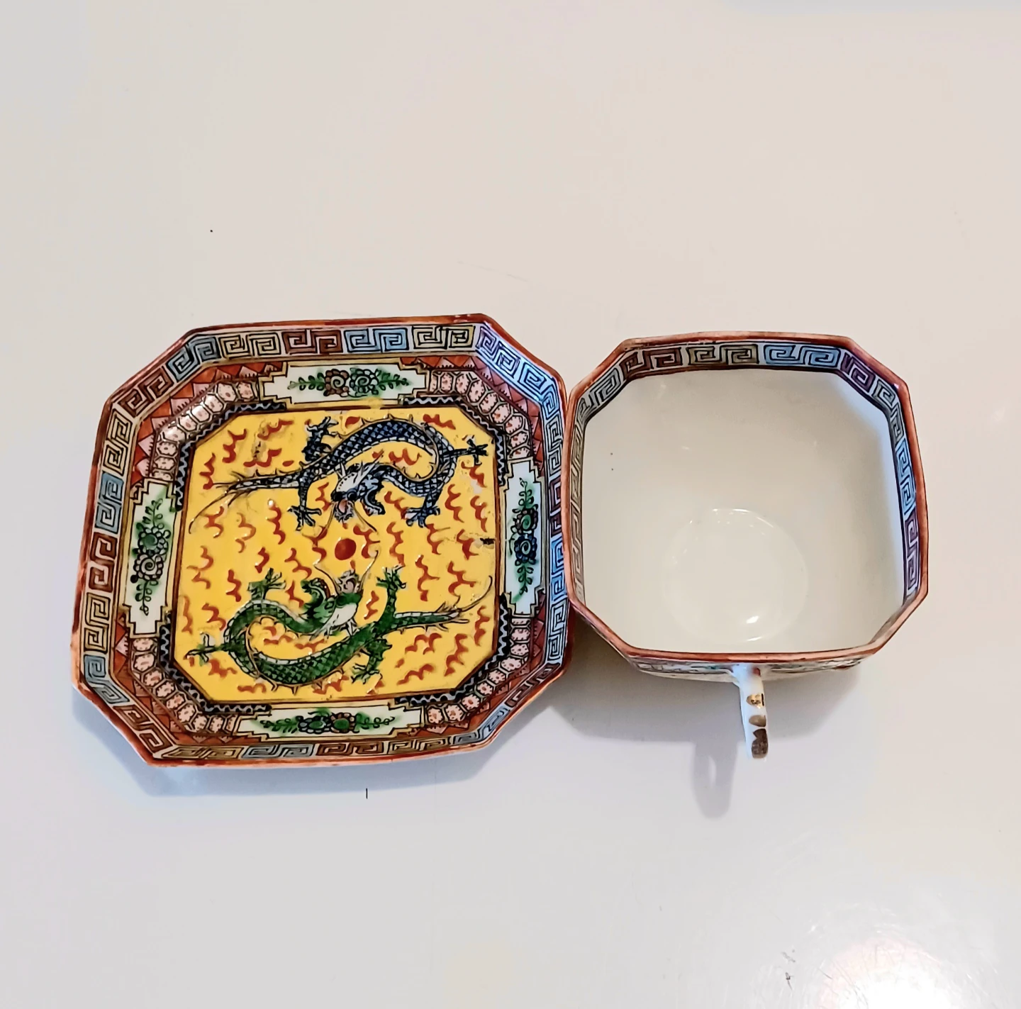 Antique Double Dragon  Famille Jaune Porcelain Set of 3 - photo 4