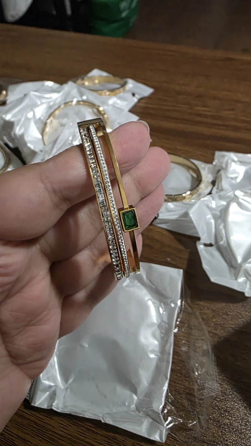Women's Bracelets - Gold Tone - photo 2