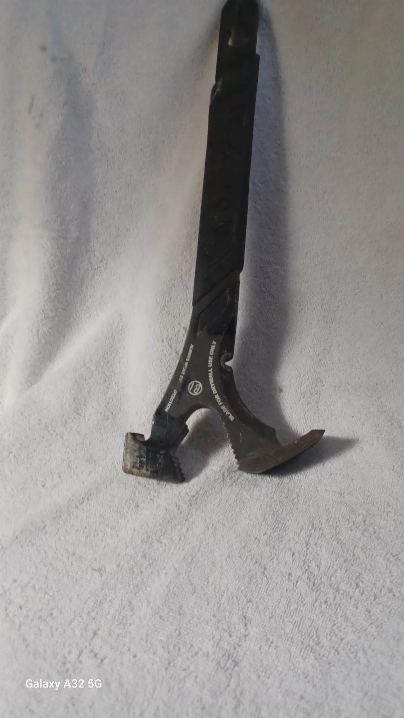 Dead On Tools Pry Bar