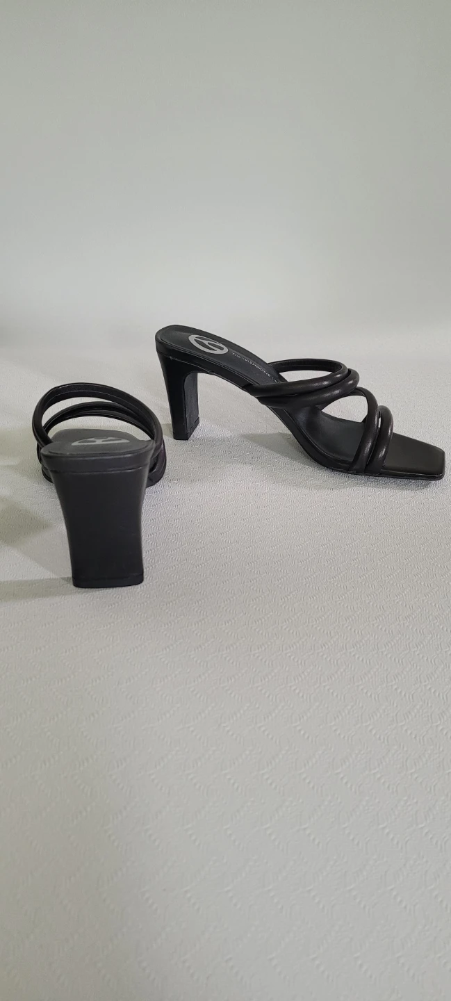 The Wishbone Collection Black Strappy Heeled Sandals - photo 3