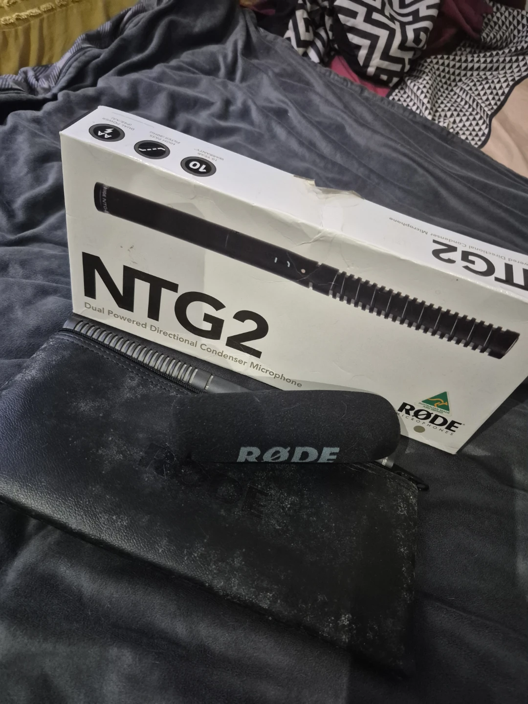 RODE shotgun microphone with pole and cable