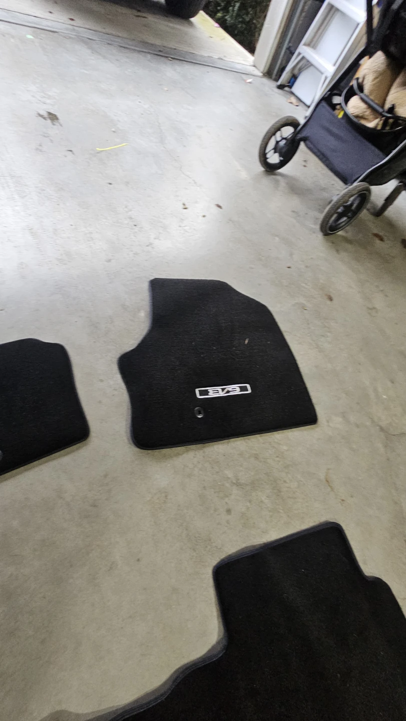 Original kia ev9 2026 6 seater floor matt brand new - photo 3