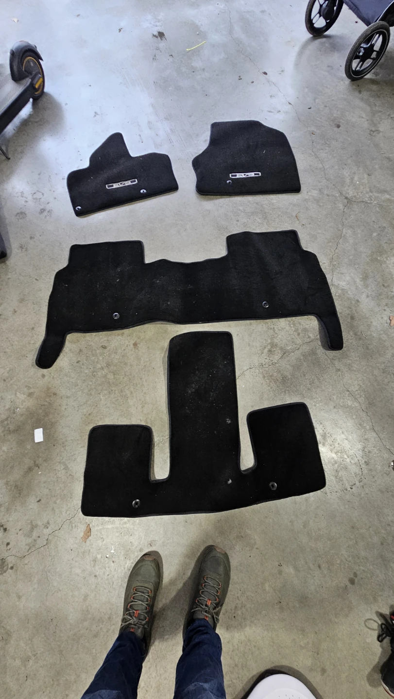 Original kia ev9 2026 6 seater floor matt brand new - photo 4