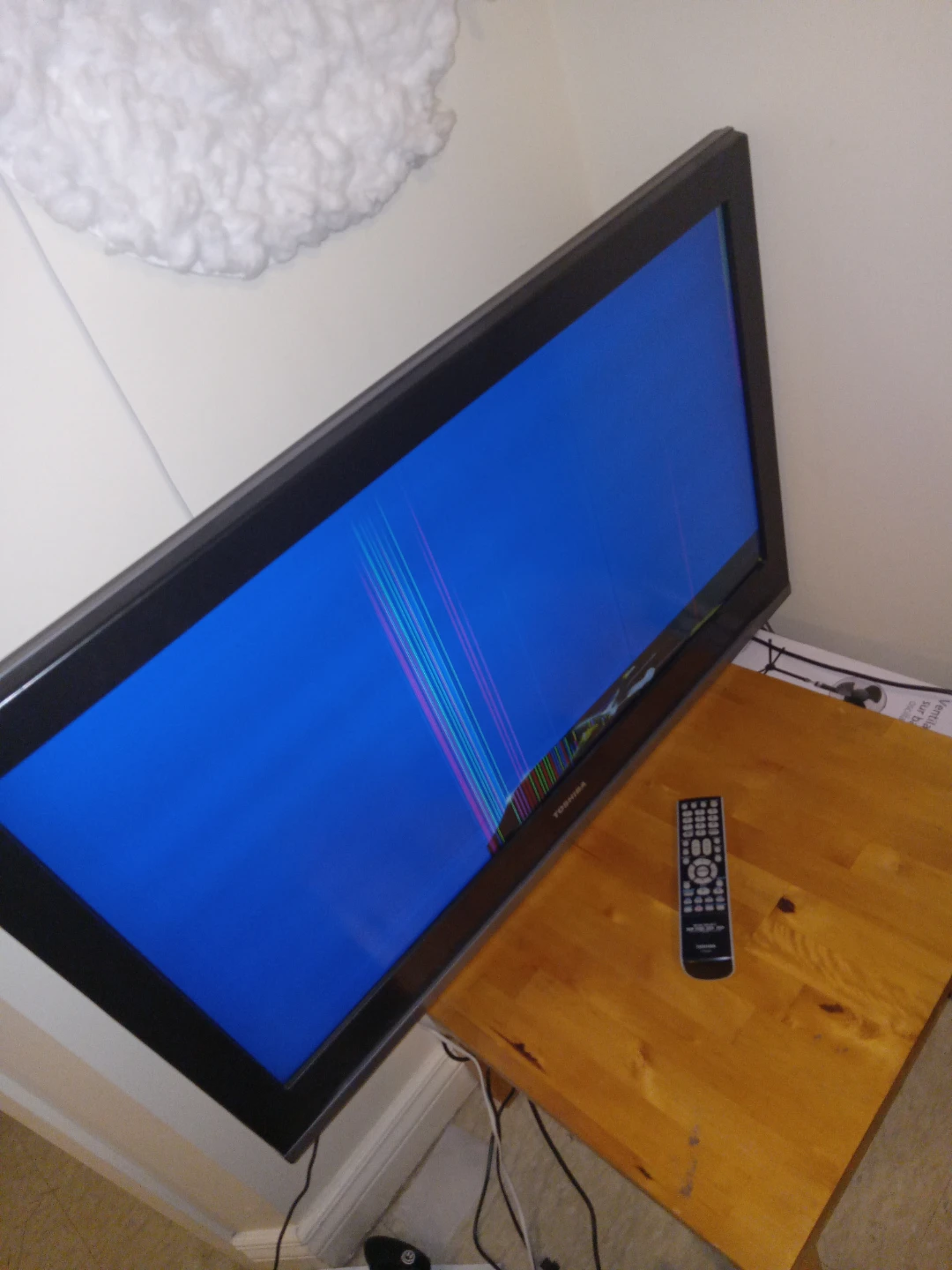 Free TV Toshiba TV needs a new screen - photo 3