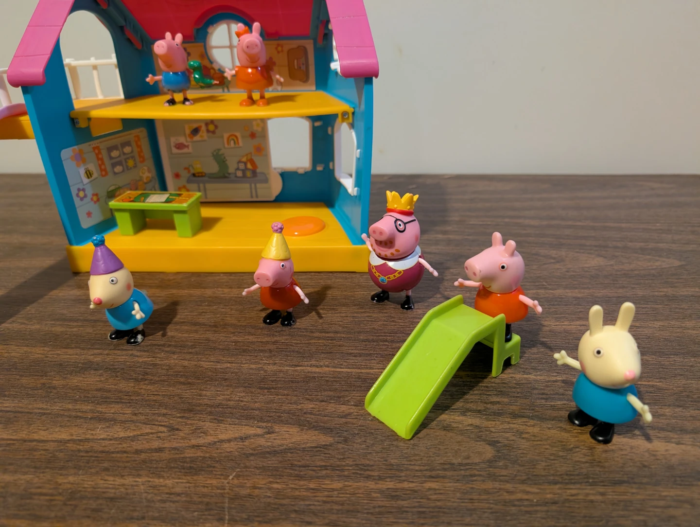 Peppa Pig House and Figures Playset - photo 4