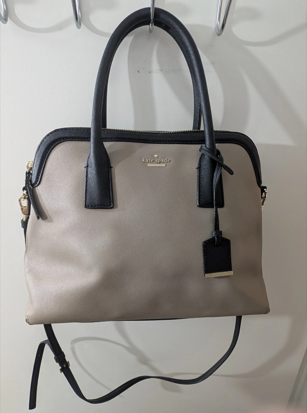 Kate Spade New York Cameron Street Lottie Satchel (Tusk / Black)