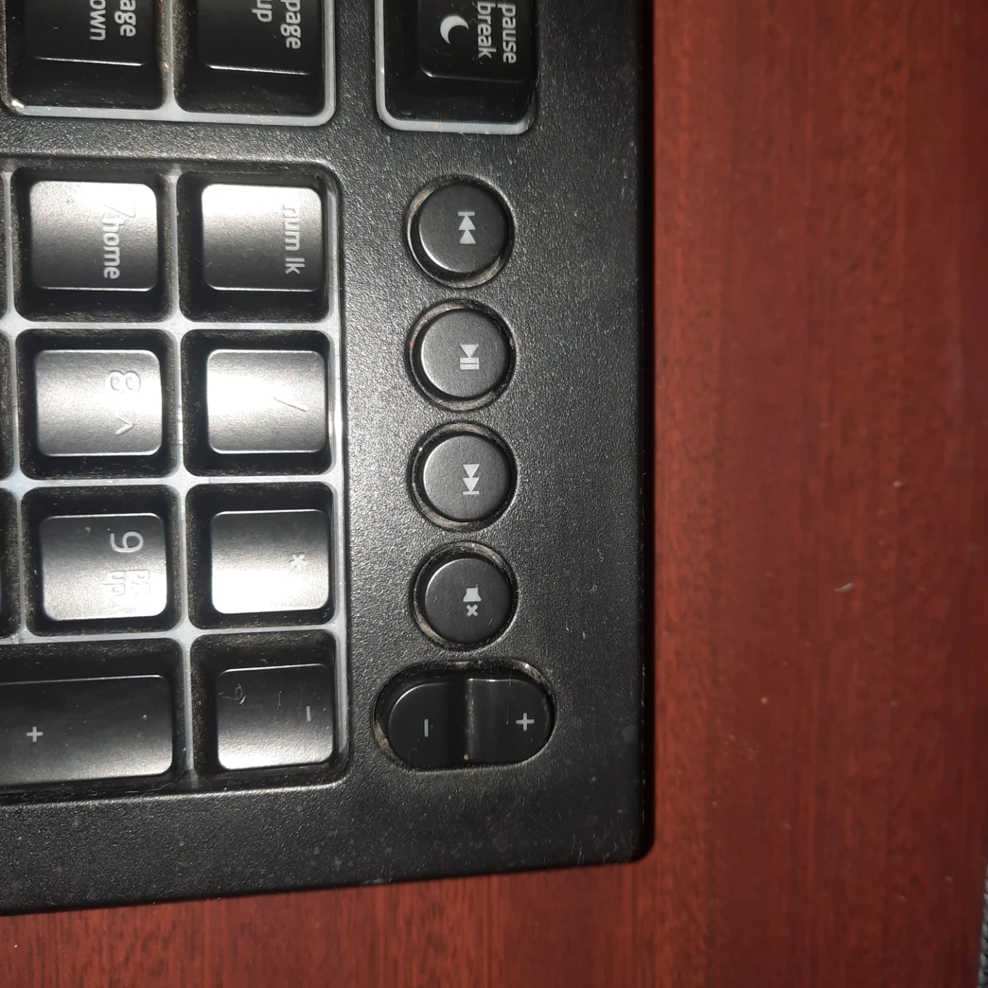 Razer Cynosa V2 Gaming Keyboard - photo 2