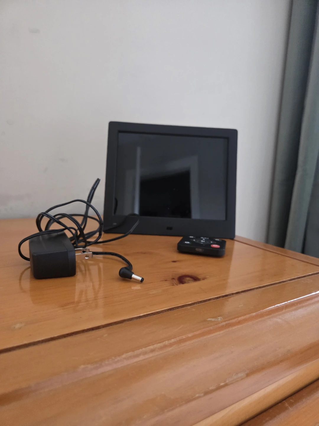Black Digital Photo Frame with Remote and Power Adapter