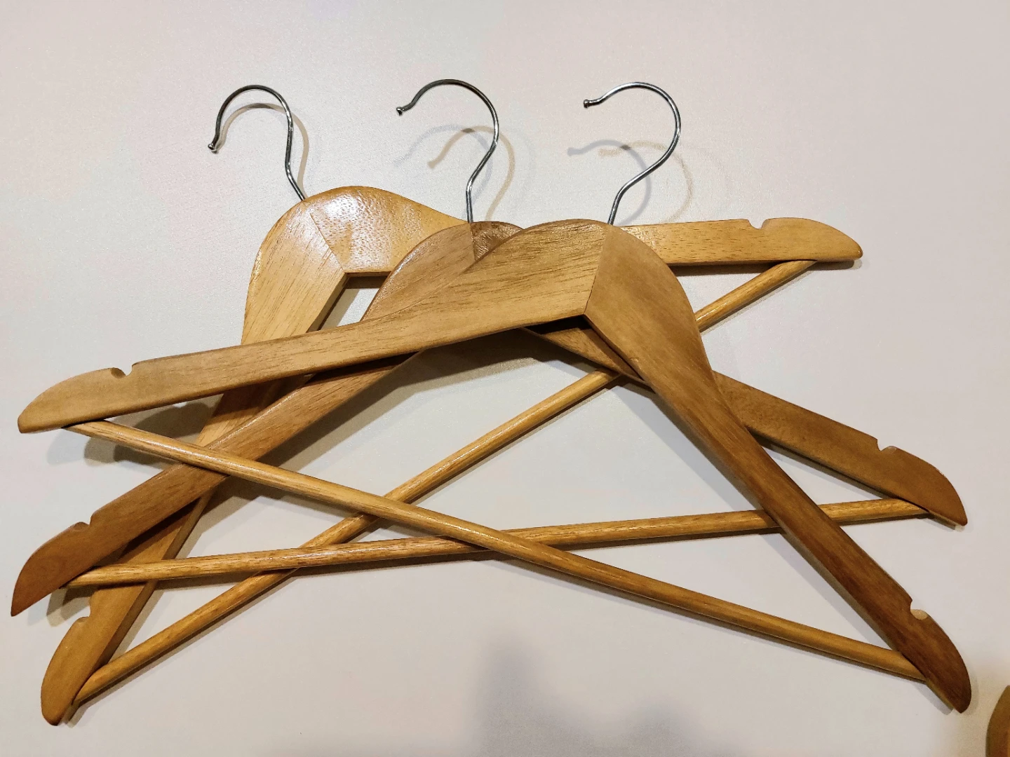 10 Wooden Hangers - photo 2