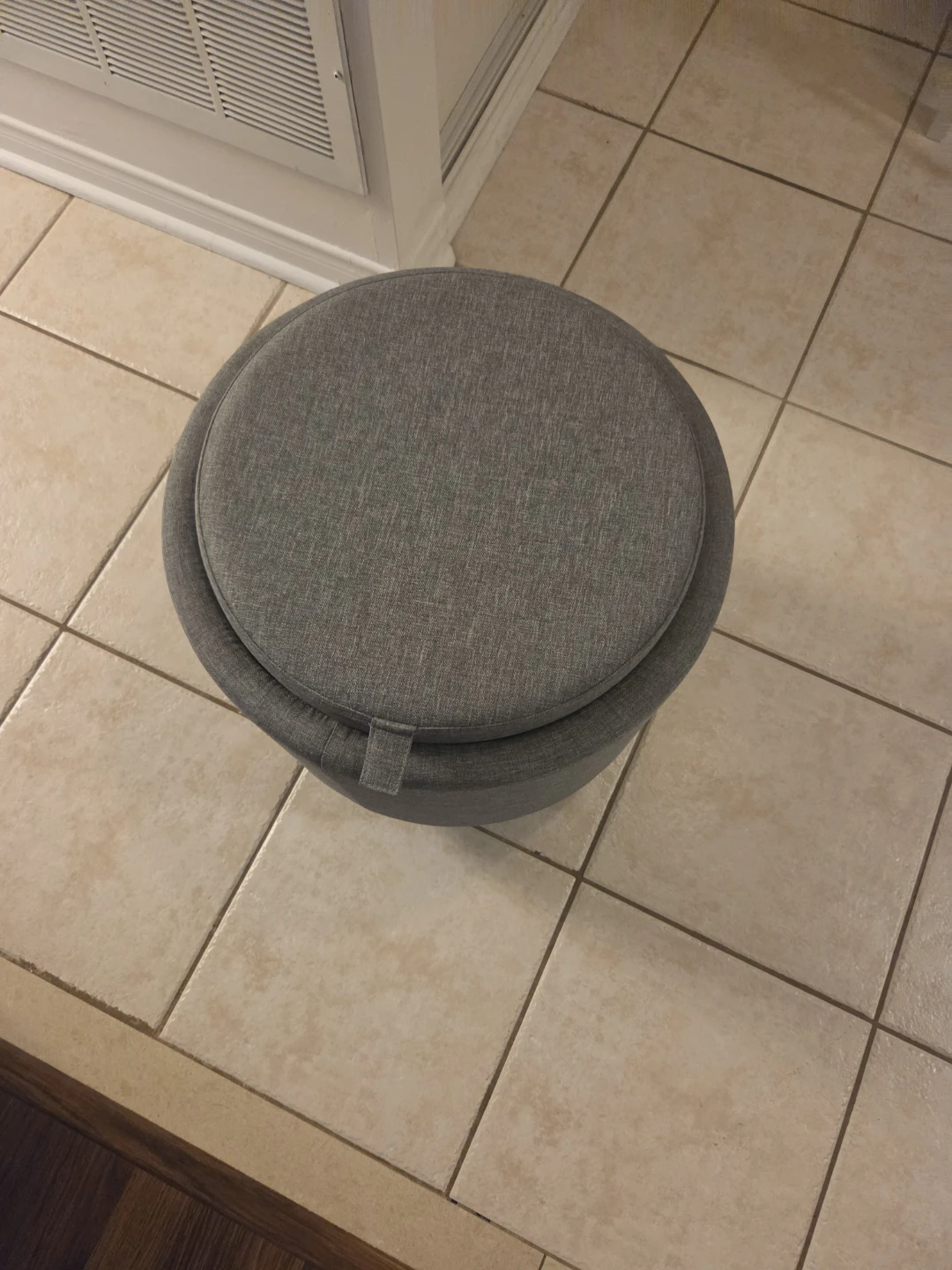 Round Storage Ottoman with Wood-look Lid - photo 2