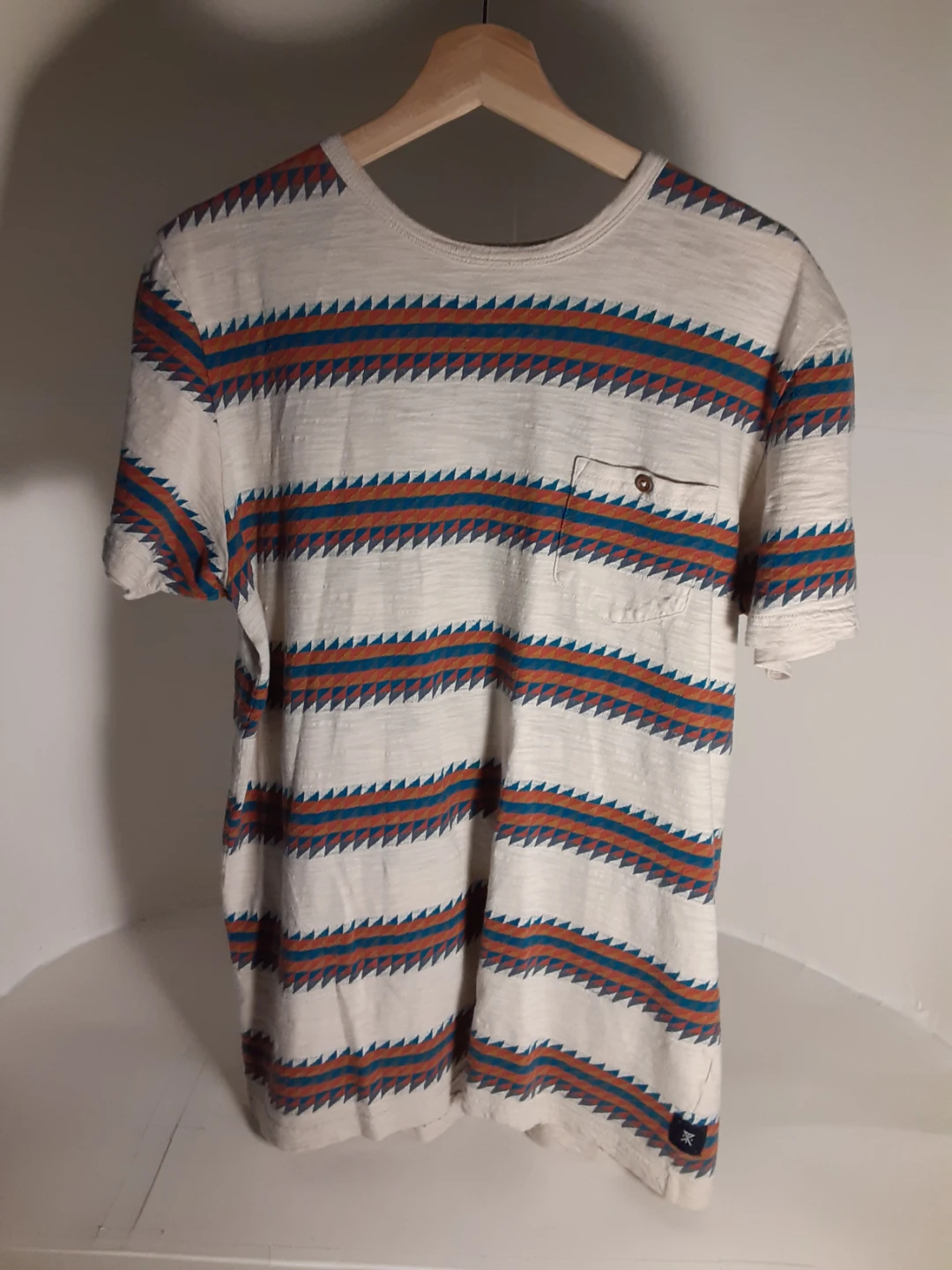 Short Sleeve T-Shirt w/Geometric Pattern | S: L/G