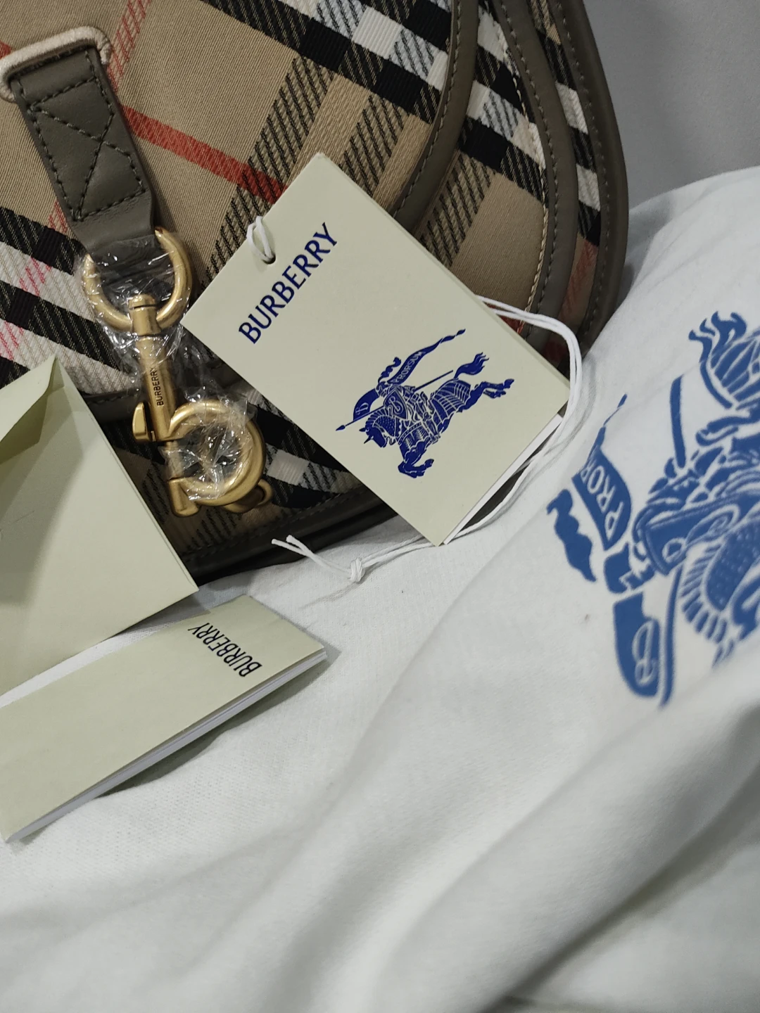 Burberry Nova Check Shoulder Bag - photo 2
