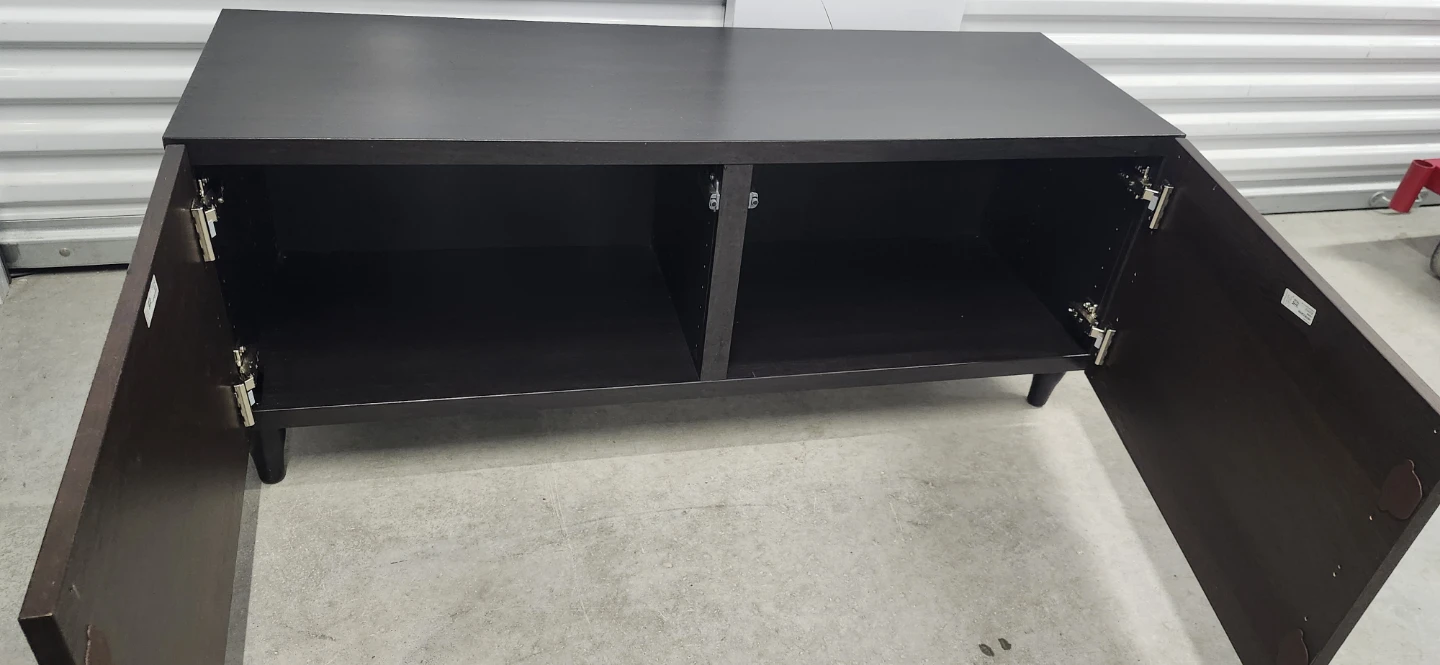 Ikea TV stand with doors - photo 2