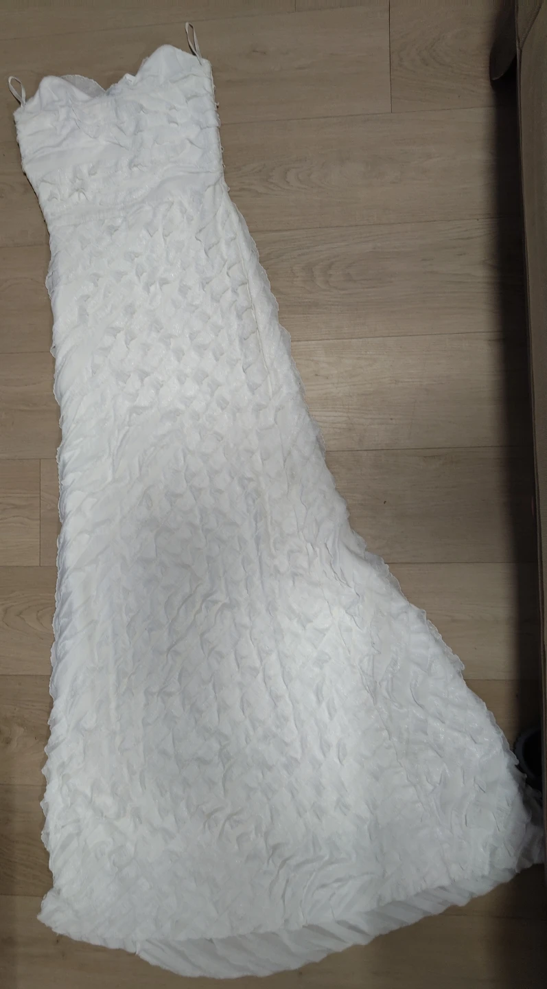 White Strapless Ruffled Gown - photo 5