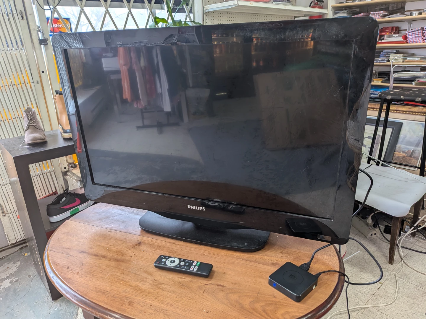 Philips 32" LCD TV