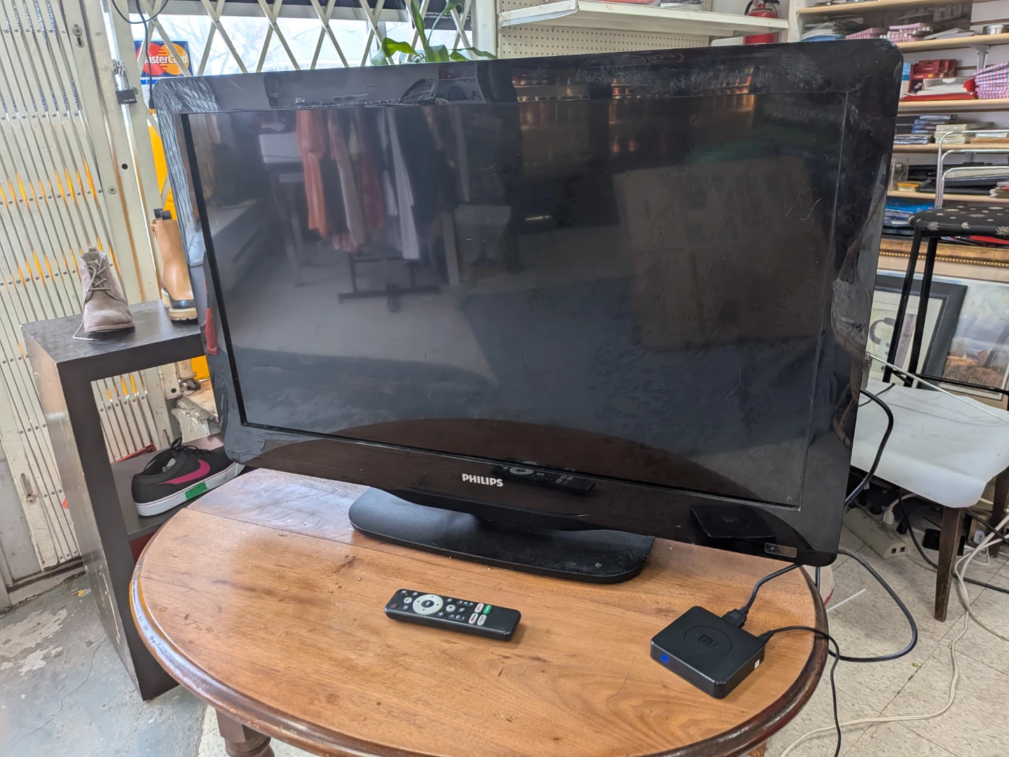 Philips 32" LCD TV - photo 4