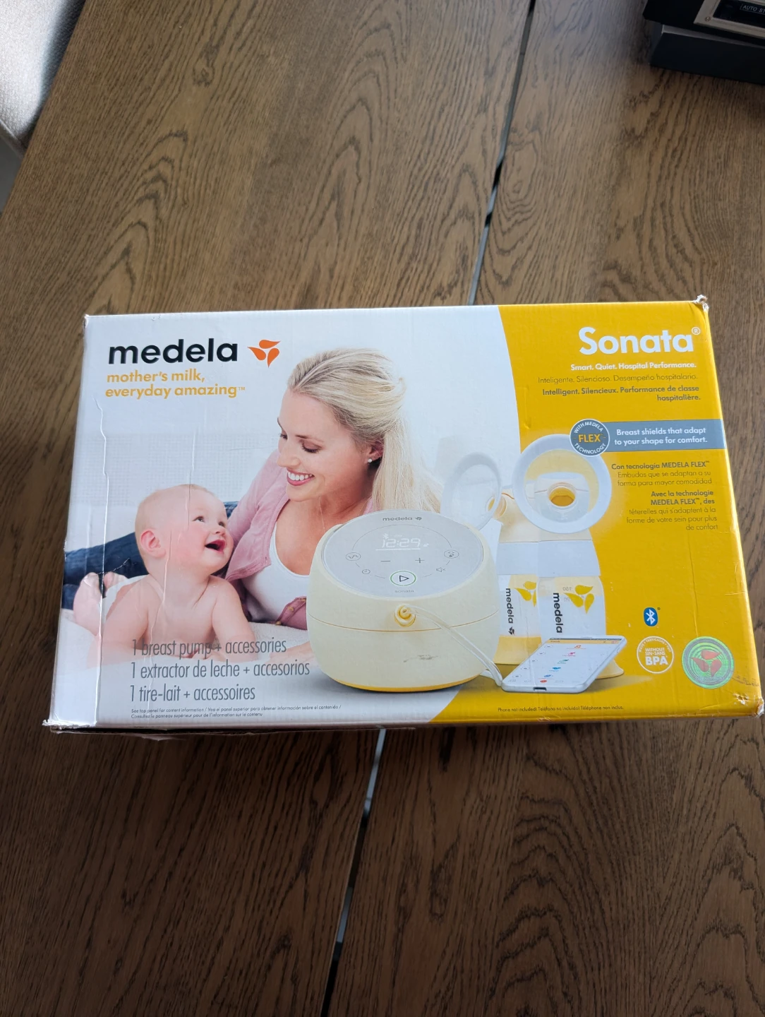 Medela Sonata Breast Pump with Accessories
