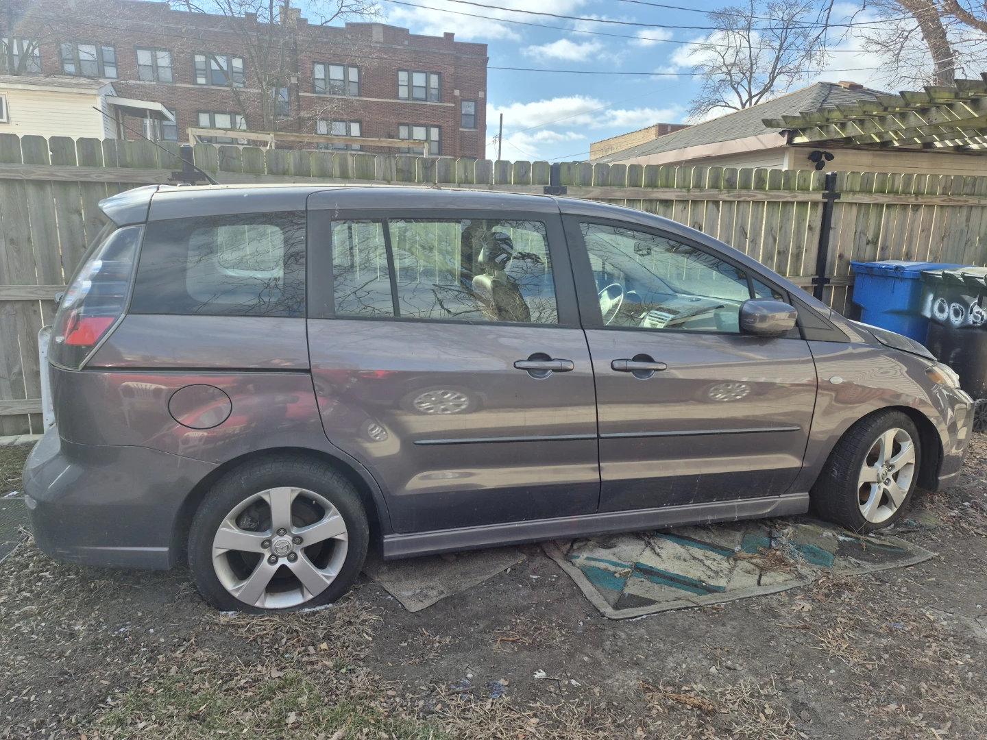 Mazda 5 Minivan - photo 3