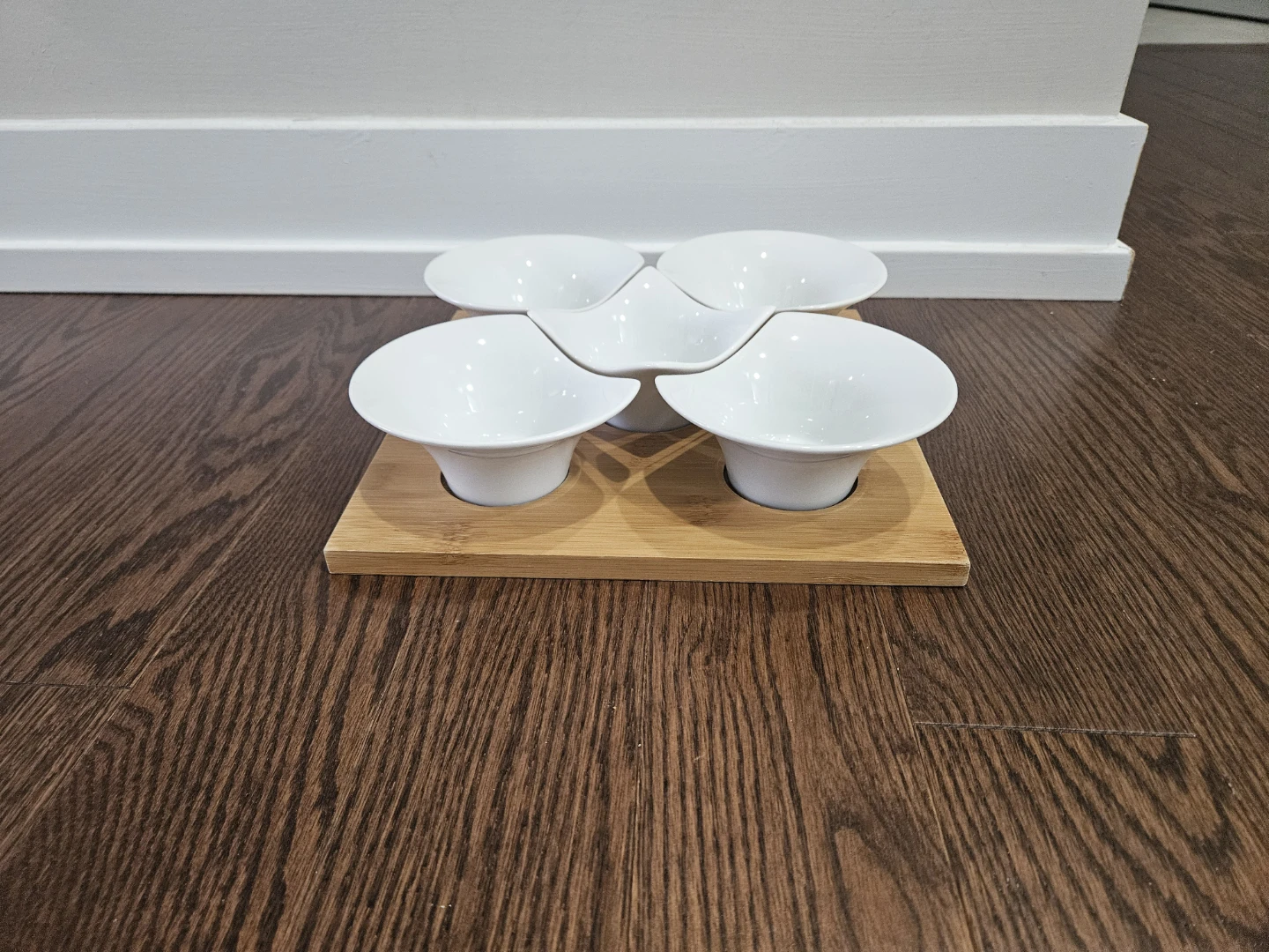 White Ceramic Serving Bowls Set with Bamboo Tray - photo 2