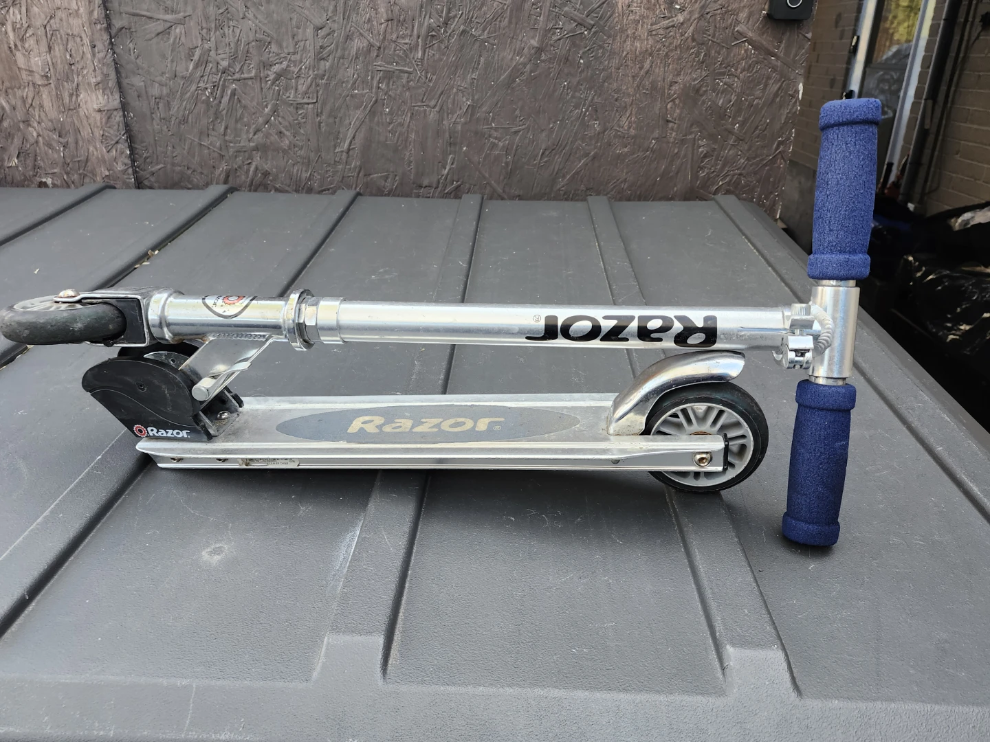 Razor Scooter - Silver and Blue - photo 2