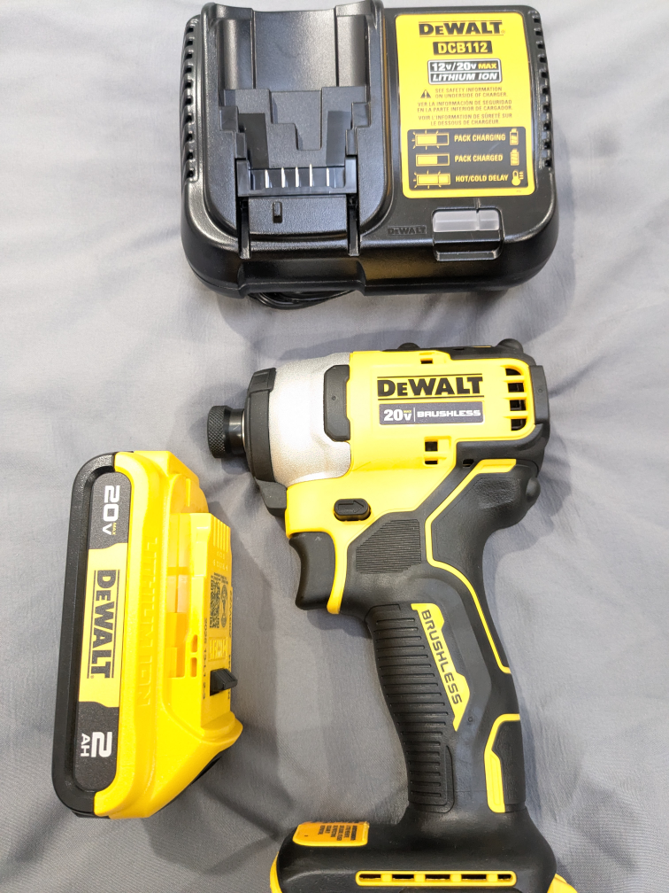 20V Max DeWalt ATOMIC Impact Drill Combo Kit - photo 3