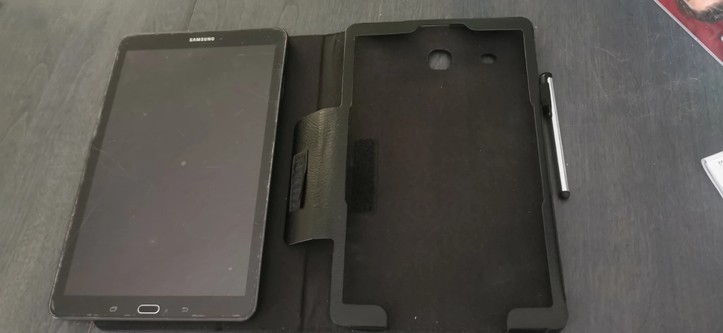 Samsung Galaxy Tab 4 with Case - photo 2