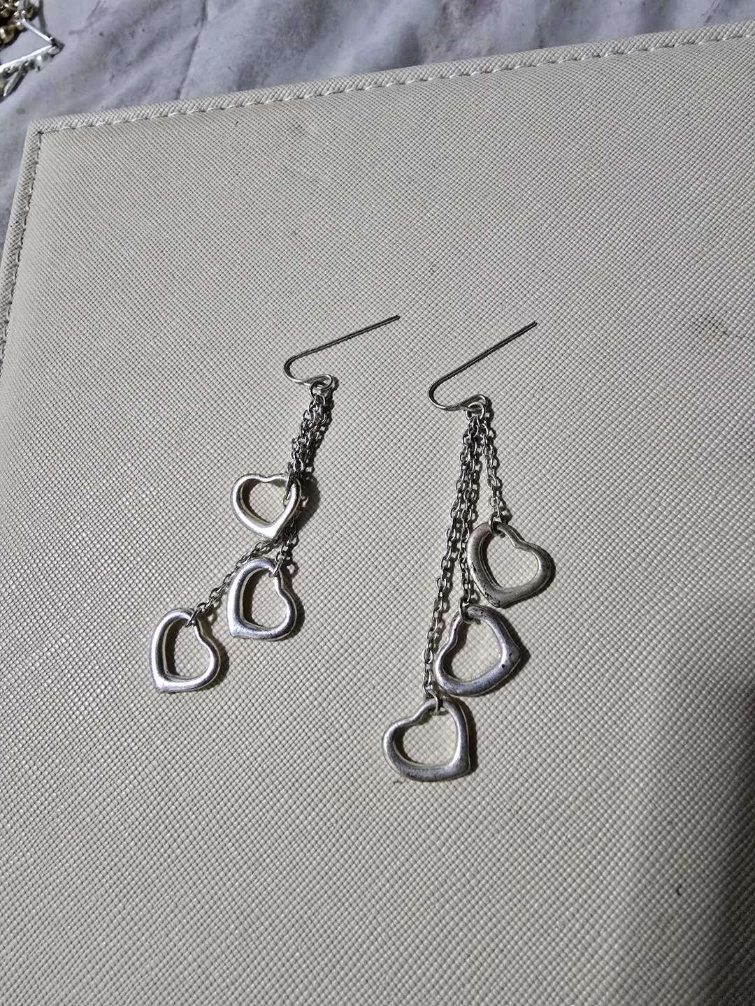 Silver Tone Dangle Heart Earrings - photo 3