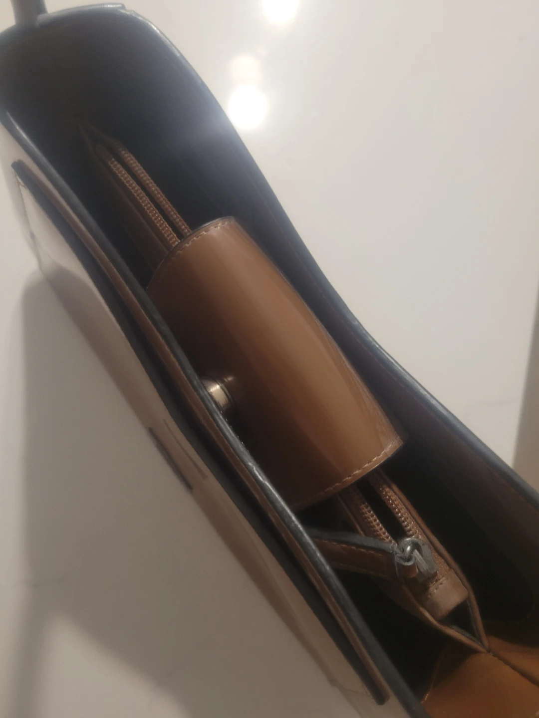 Guess Brown Shoulder Bag - photo 3